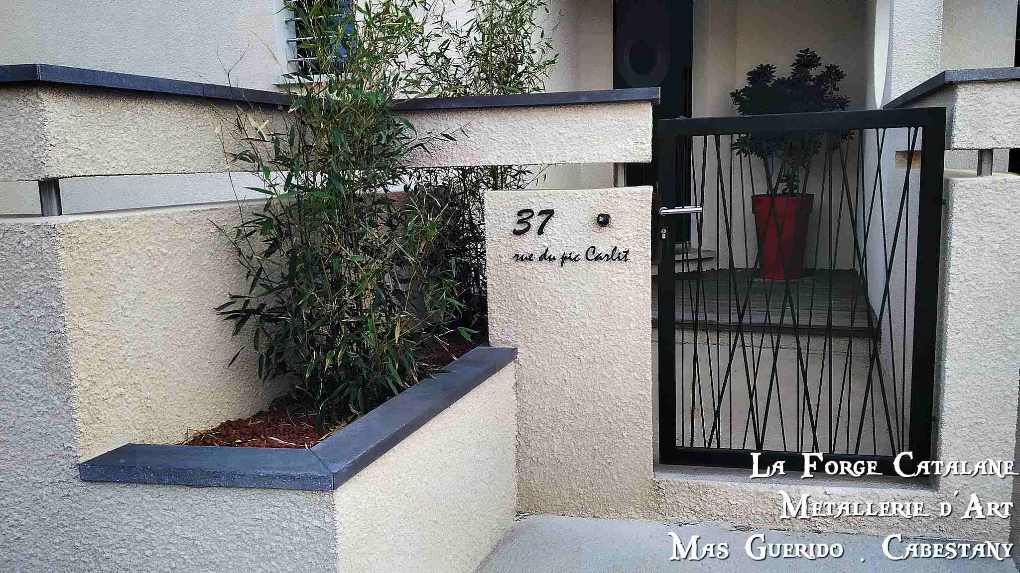 portillon moderne rondin croise fer La Forge Catalane Cabestany.jpg